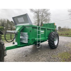 Conor 8 ton rear discharge spreader