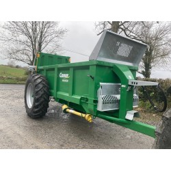 Conor 8 ton rear discharge spreader
