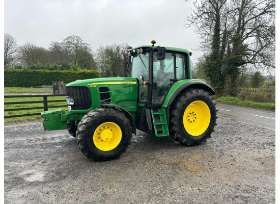 John Deere 6530