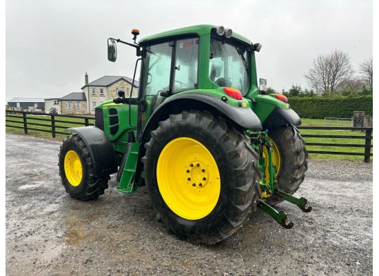 John Deere 6530