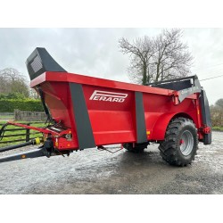 Peraud rear discharge Muckspreader