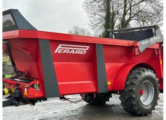 Peraud rear discharge Muckspreader
