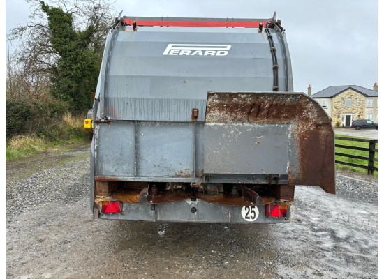 Peraud rear discharge Muckspreader